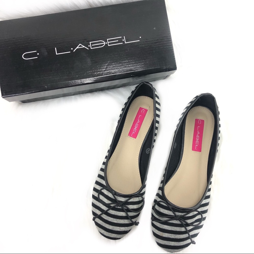 C Label size 10 gray and black striped flats